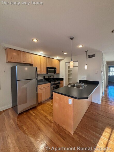 Primary Photo - 1110 Massachusetts Ave