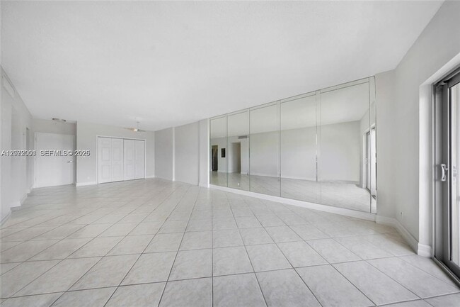 Building Photo - 1455 N Treasure Dr