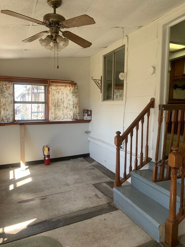 Building Photo - 821 Lanvale St