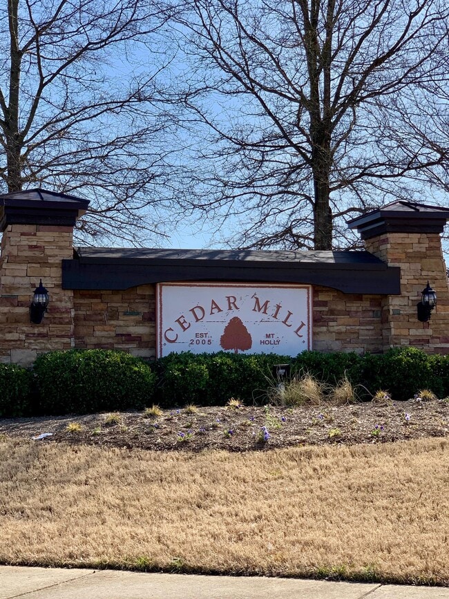 Building Photo - 946 Old Forester Ln