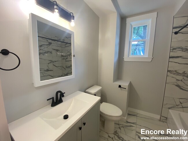 Building Photo - 118 Marginal St