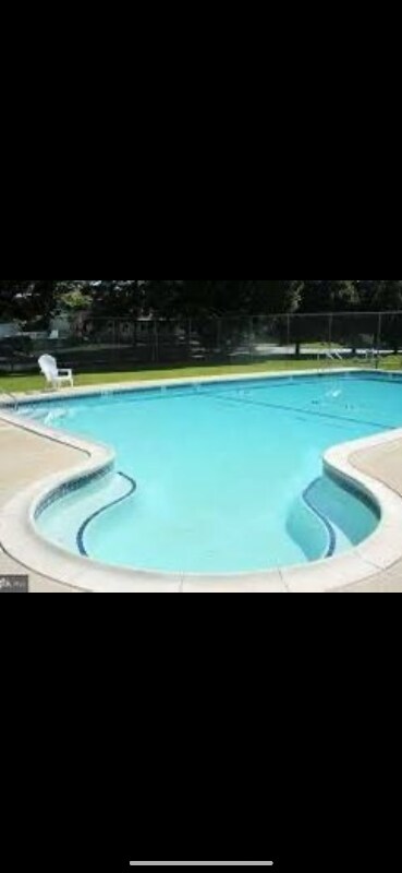 Building Photo - 26 Florence Tollgate Pl