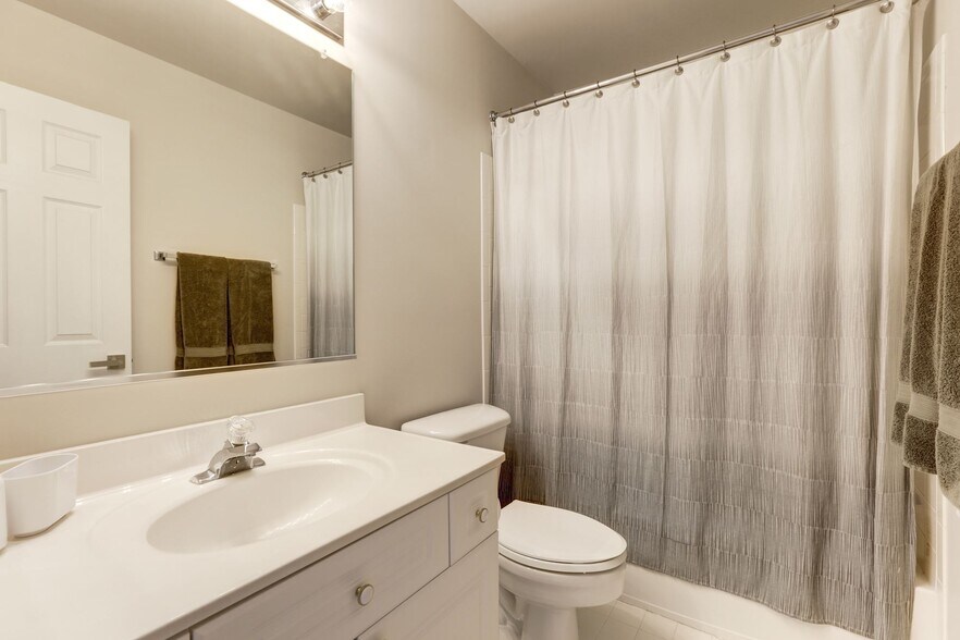 Building Photo - 5742 Governors Pond Cir