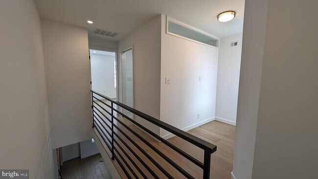 Building Photo - 2232 N Mascher St