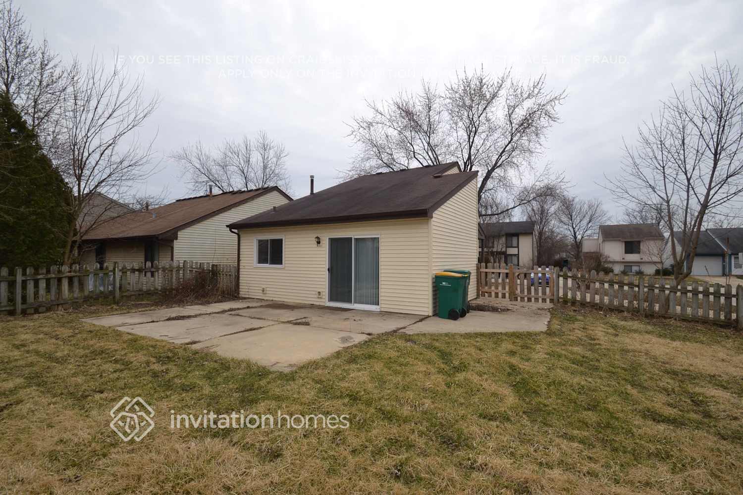 Building Photo - 30W078 Maplewood Dr