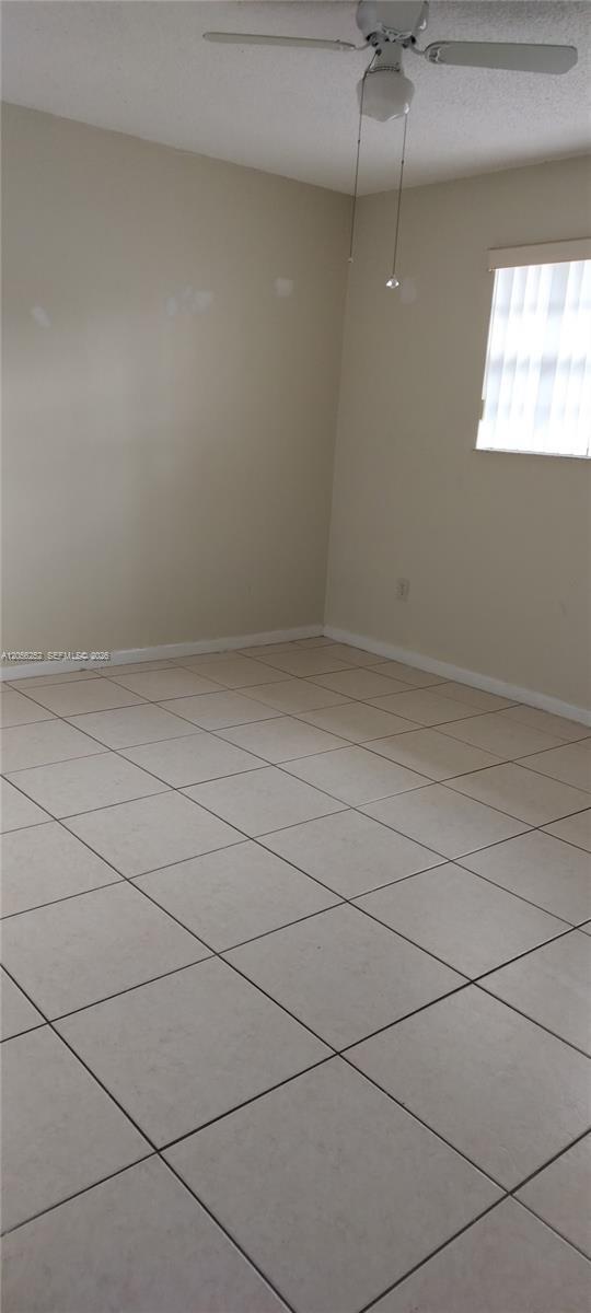 Building Photo - 2829 SW 38th Ct