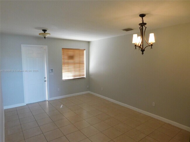 Building Photo - 12813 SW 132nd Terrace