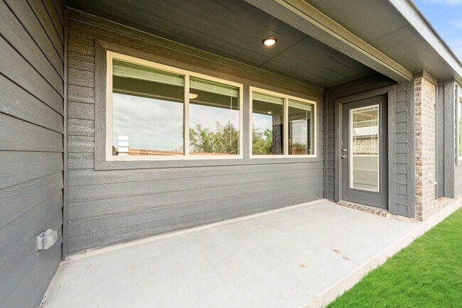 Building Photo - 920 Elk Rdg Run