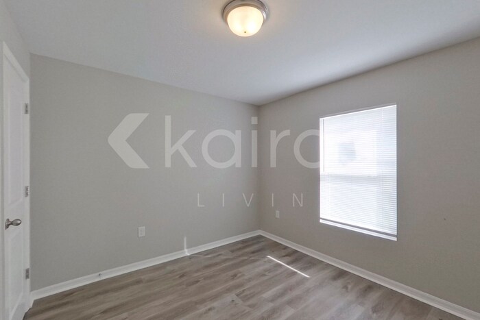 Building Photo - 315 NE 25th Terrace