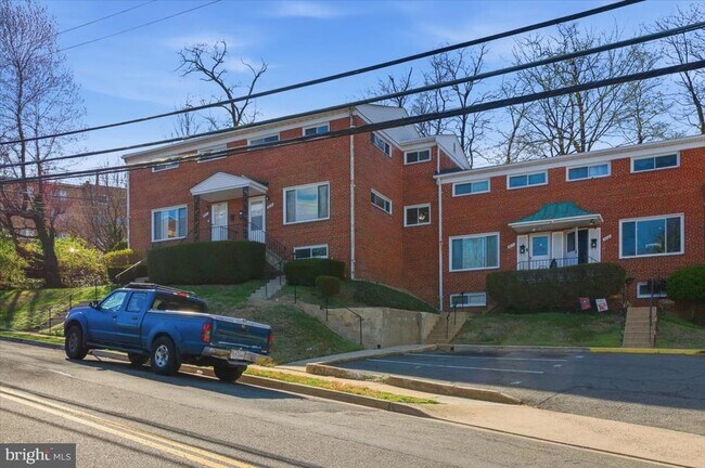 Building Photo - 5039 8th Rd S