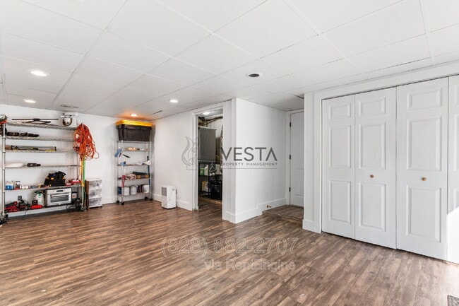 Building Photo - 12 Wood Rd