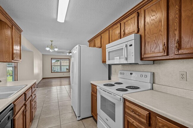 Building Photo - 1278 W Butterfield Dr