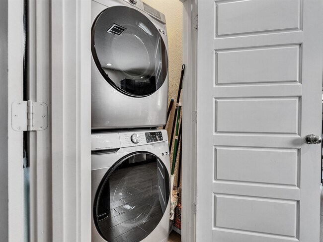 Building Photo - 16984 W Juneau St