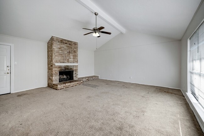 Building Photo - 11331 Rousseau Dr