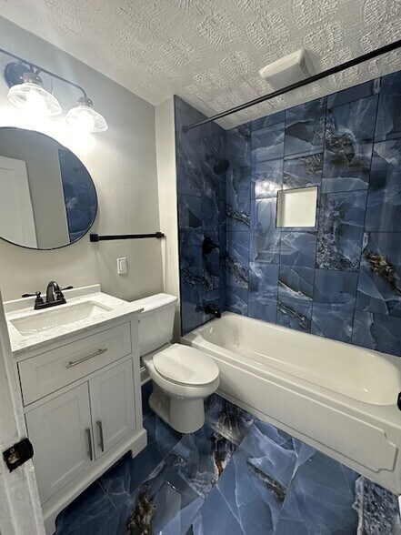 Building Photo - 3083 E Derbyshire Rd