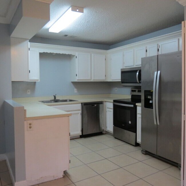 Building Photo - 2/2 Altamonte Springs Duplex