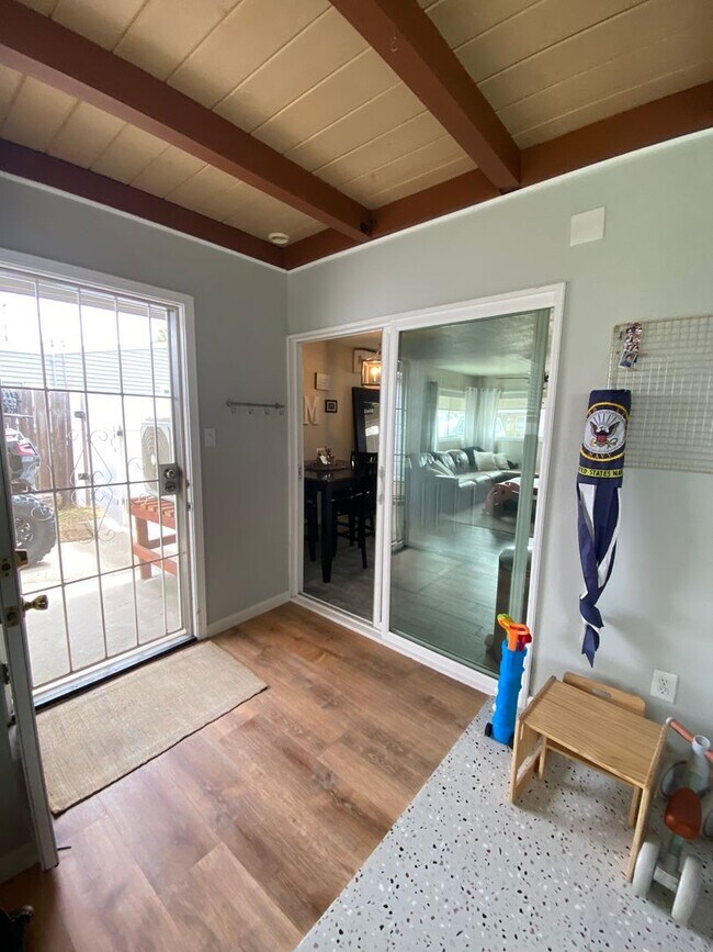 Building Photo - Gorgeous, Spacious 3 bed / 1 bath located near Encanto, San Diego!