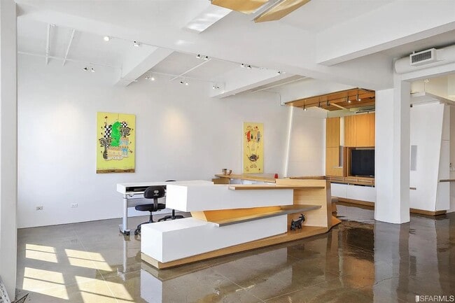 Building Photo - 2 Mint Plaza