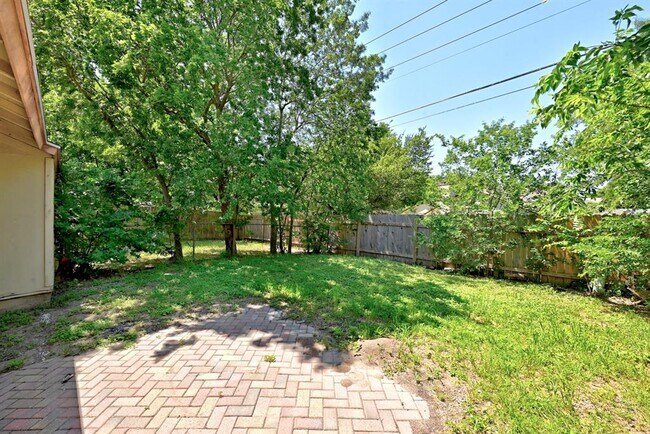 Building Photo - 10604 Lanshire Dr