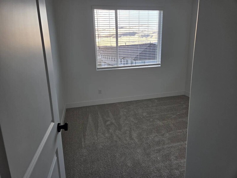 Building Photo - 837 S 200 E