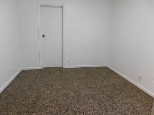 Building Photo - 441 N 16th St