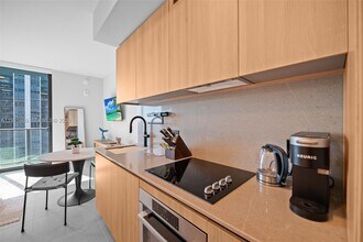 Building Photo - 121 NE 5th St