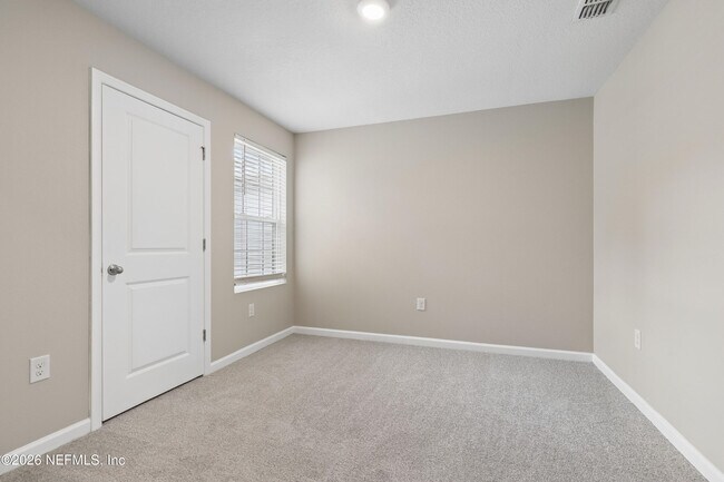 Building Photo - 5988 Creekside Crossing Dr