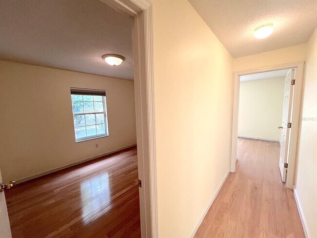 Building Photo - 87 Rose Dr