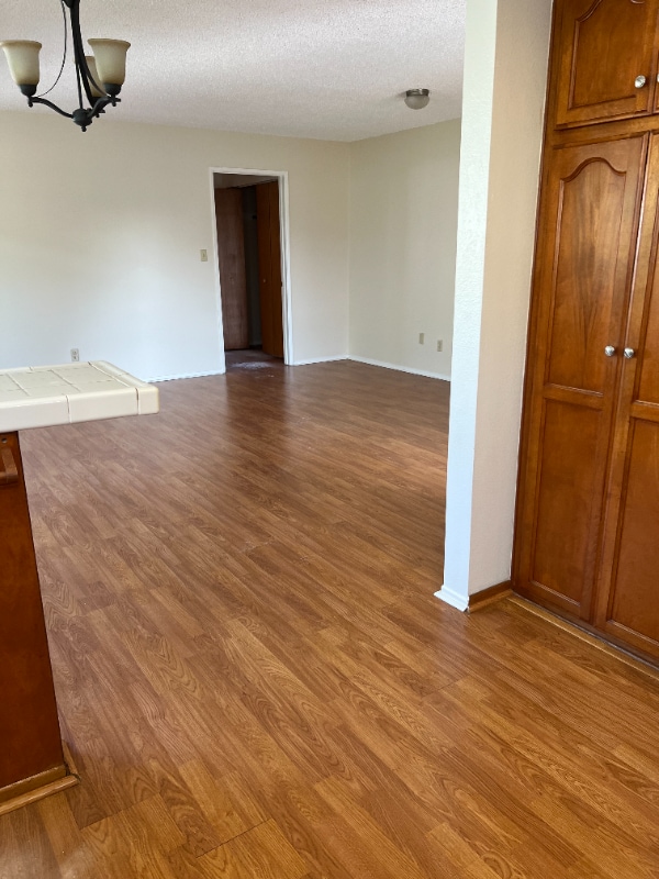 Building Photo - 504 A E Valencia