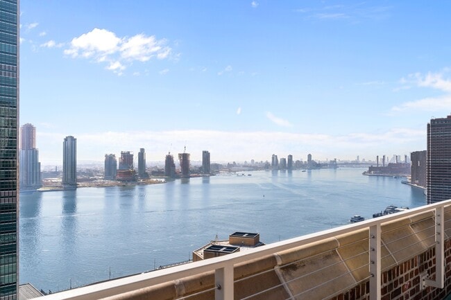 Building Photo - 45 Tudor City Pl