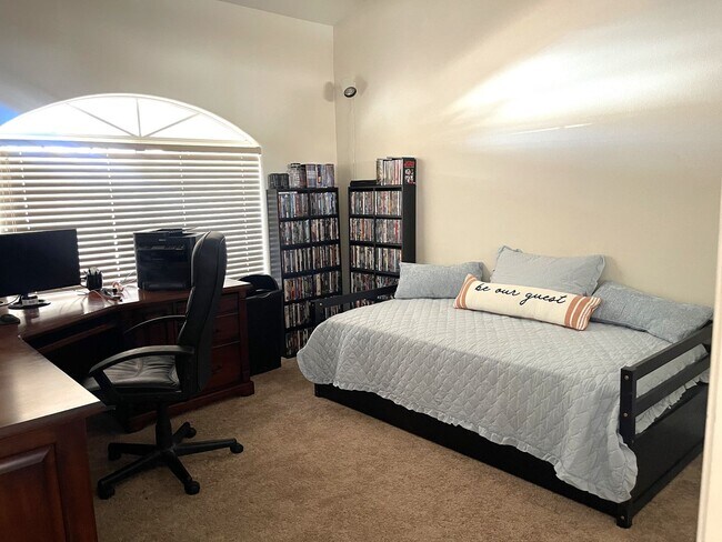 Building Photo - Fully Furnished Lakefront Short-Term Renta...