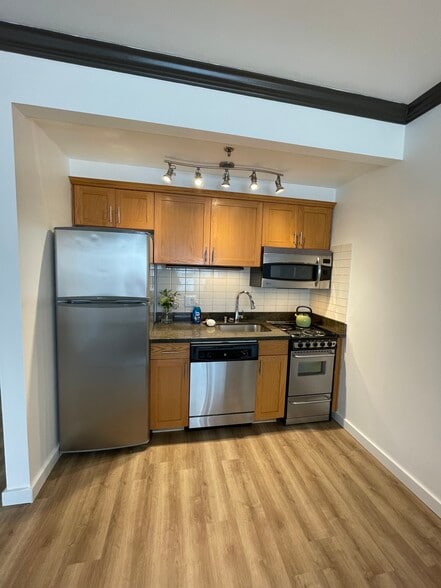 Studio Kitchen - The Cedars