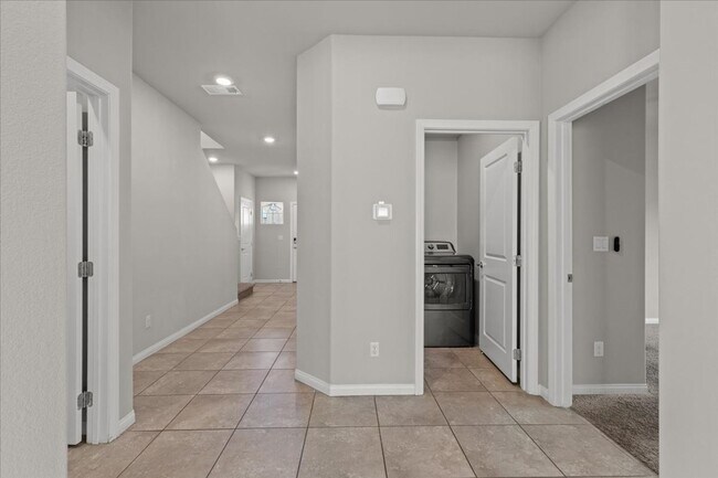 Building Photo - Spacious, Luxurious 5-Bedroom Oasis with B...