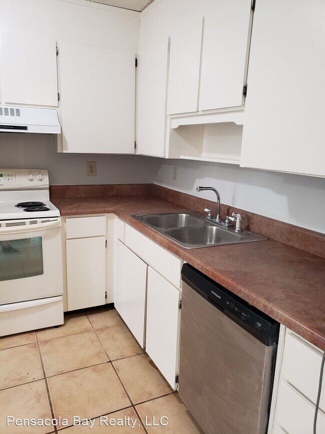 Building Photo - 2 br, 2 bath House - 8406 Carl Dean St  - ...