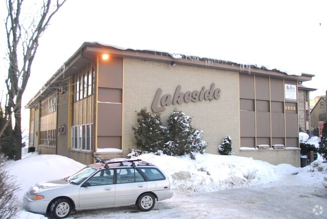 Building Photo - Lakeside Apartments