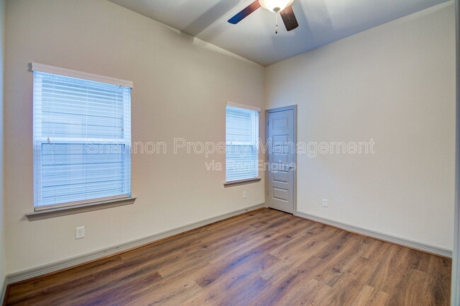 Building Photo - 5941 Kansas St