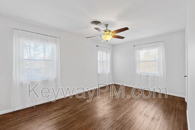 Building Photo - 501 Milledge Rd