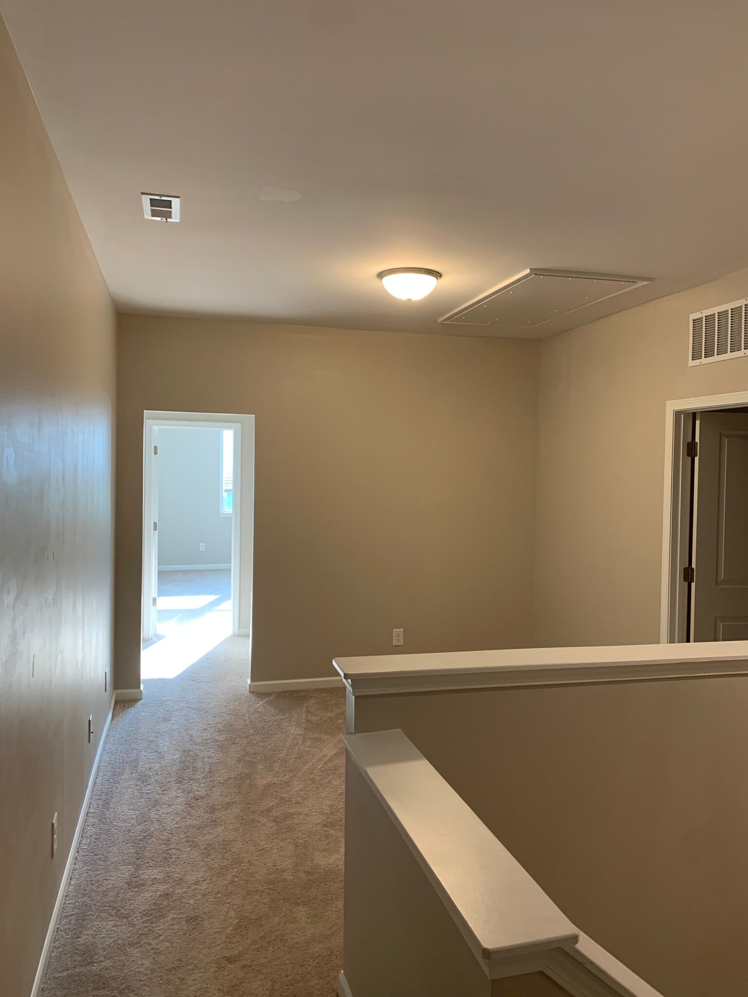 Loft - 1353 Fitchie Pl