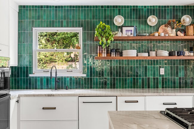 Building Photo - 10275 Oletha Ln