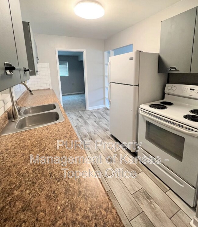 Building Photo - 1301 SW Belle Ave