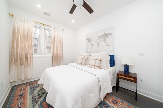 Building Photo - 201 Zabriskie St
