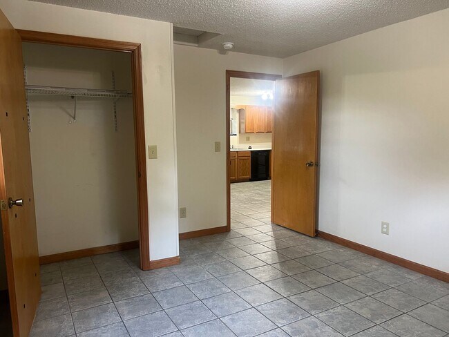 Building Photo - 2101 Marbleton Rd