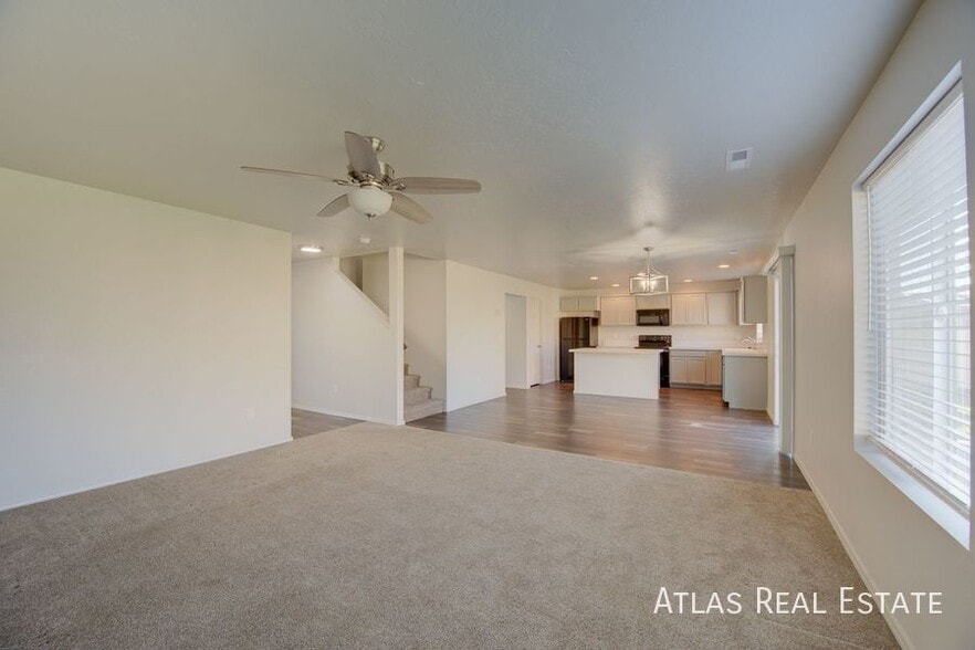 Building Photo - 19563 Calais Ave