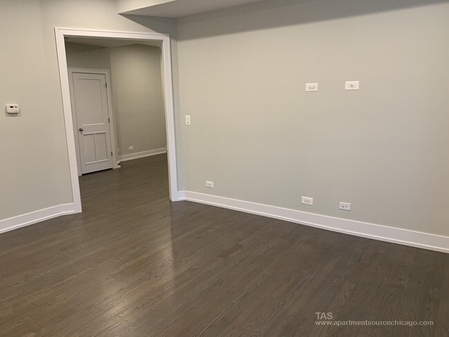 Building Photo - 849 W Lill Ave