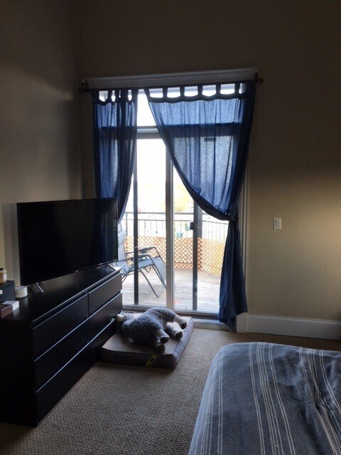 Building Photo - 3543 N Narragansett Ave