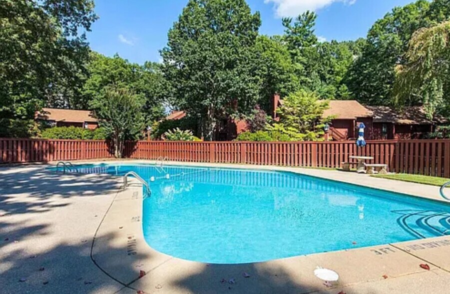 Building Photo - 119 Cedar Forest Trl