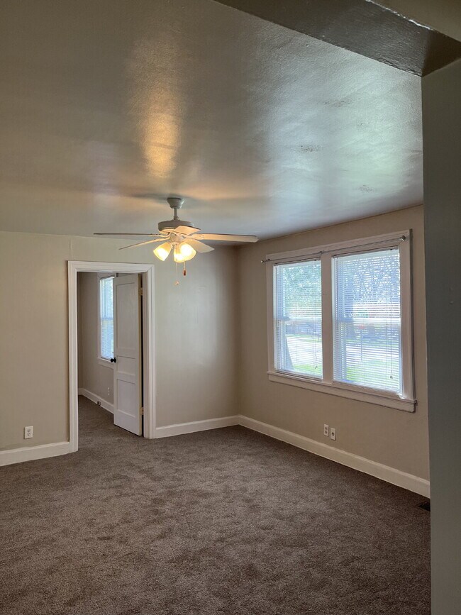Building Photo - "Charming 3-Bed Home on Flamingo Drive – Perfect Nashville Living!" Large Yard! Lawncare is Inclu...