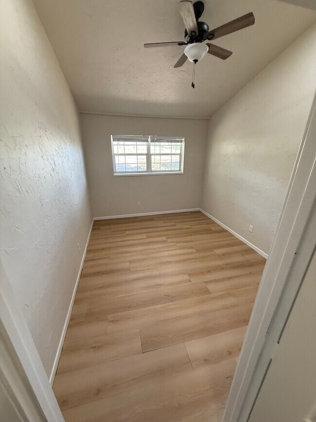 Building Photo - 604 Overlook Dr