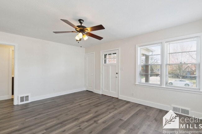 Building Photo - GORGEOUS Sleepy Hollow Home!!!!!
