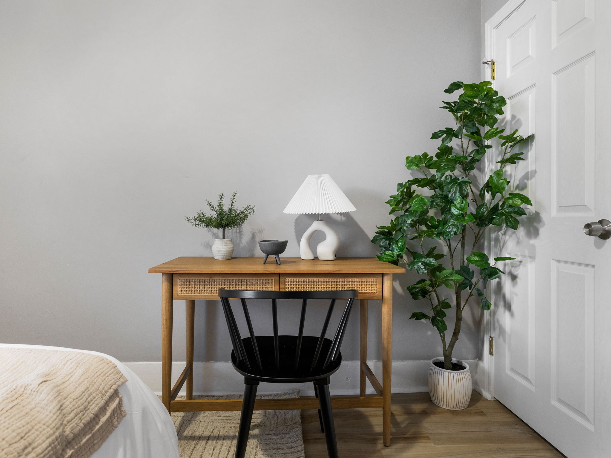 Building Photo - 168 School St